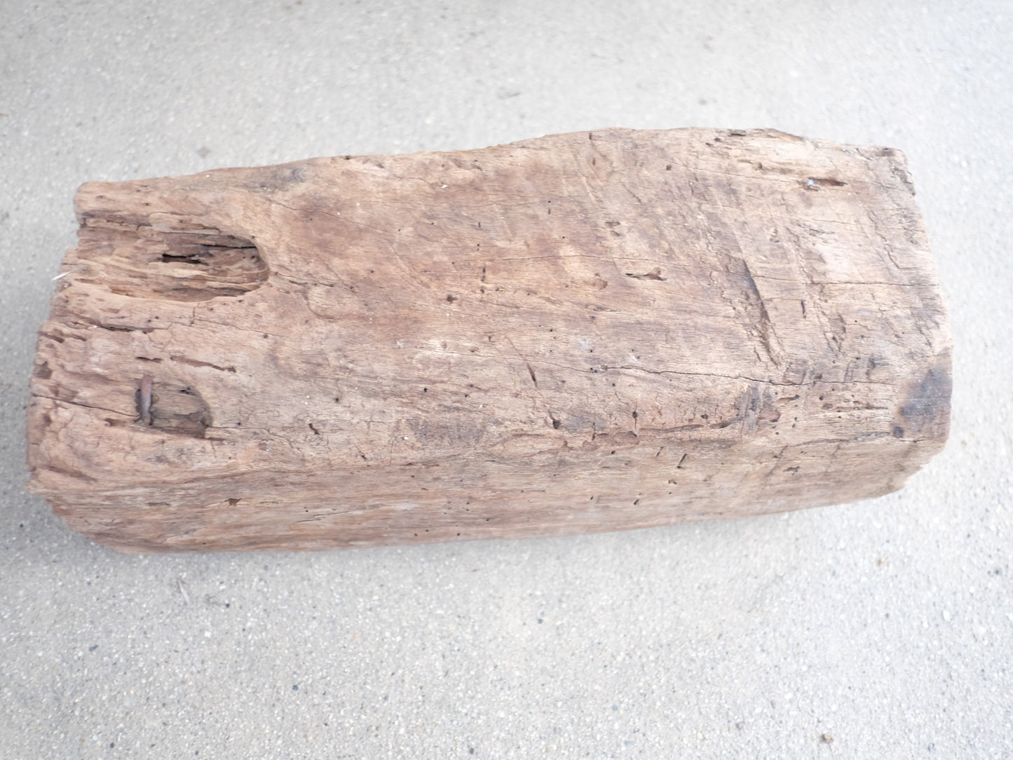 Wooden Manger 飼い葉桶