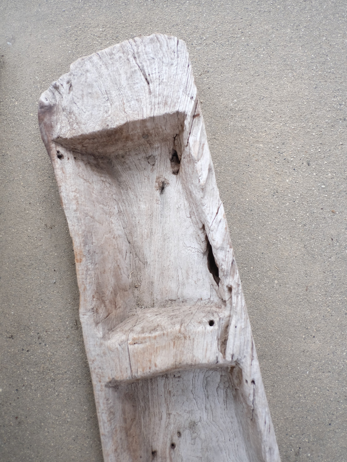 Wooden Manger 飼い葉桶