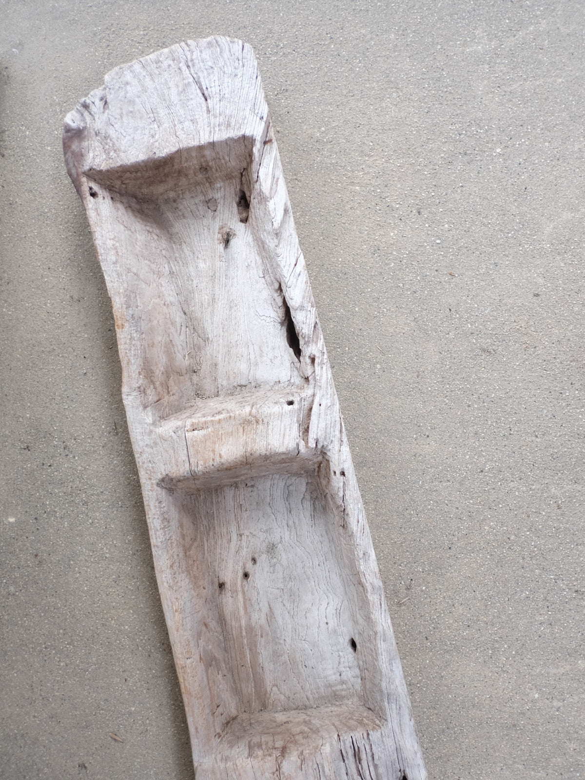 Wooden Manger 飼い葉桶