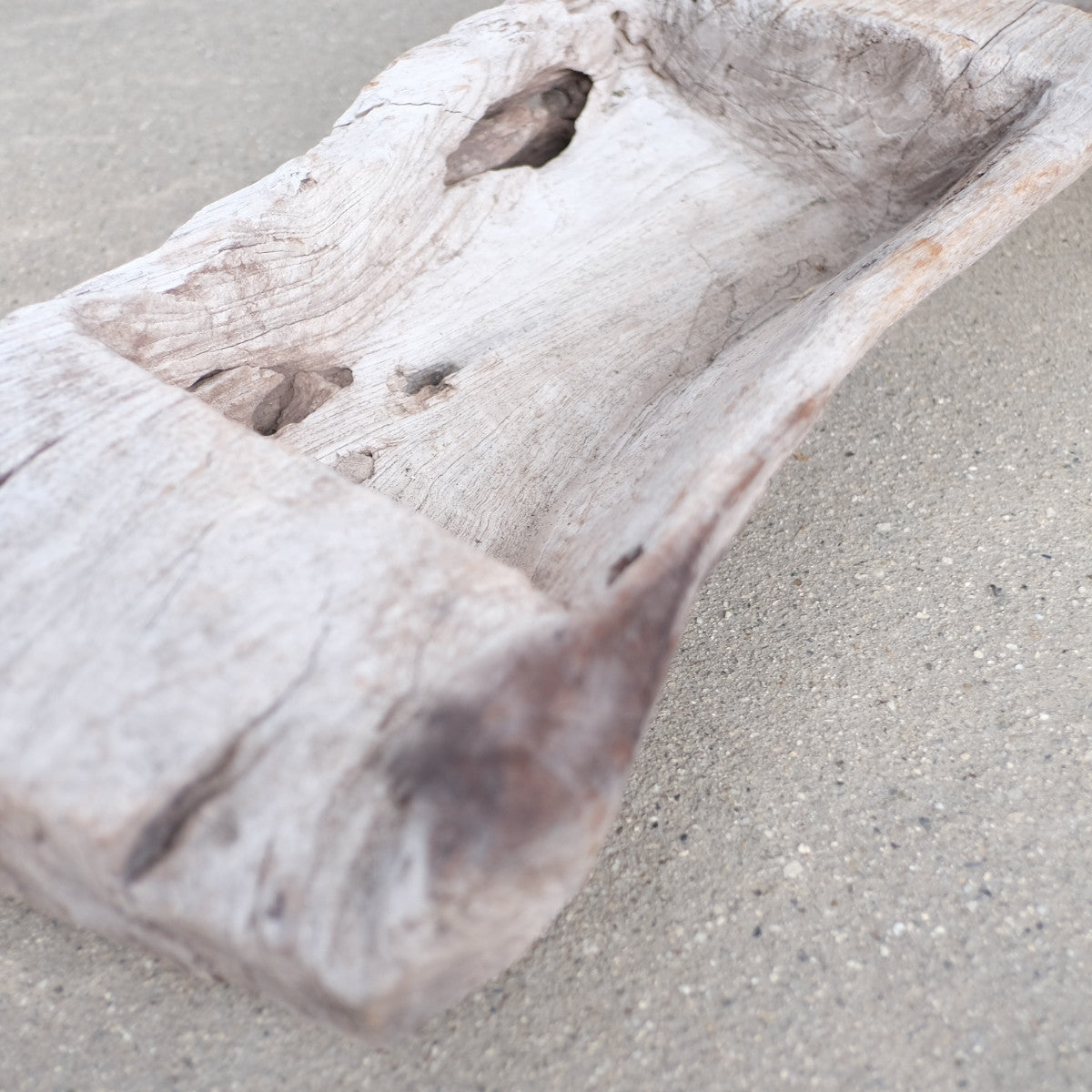 Wooden Manger 飼い葉桶