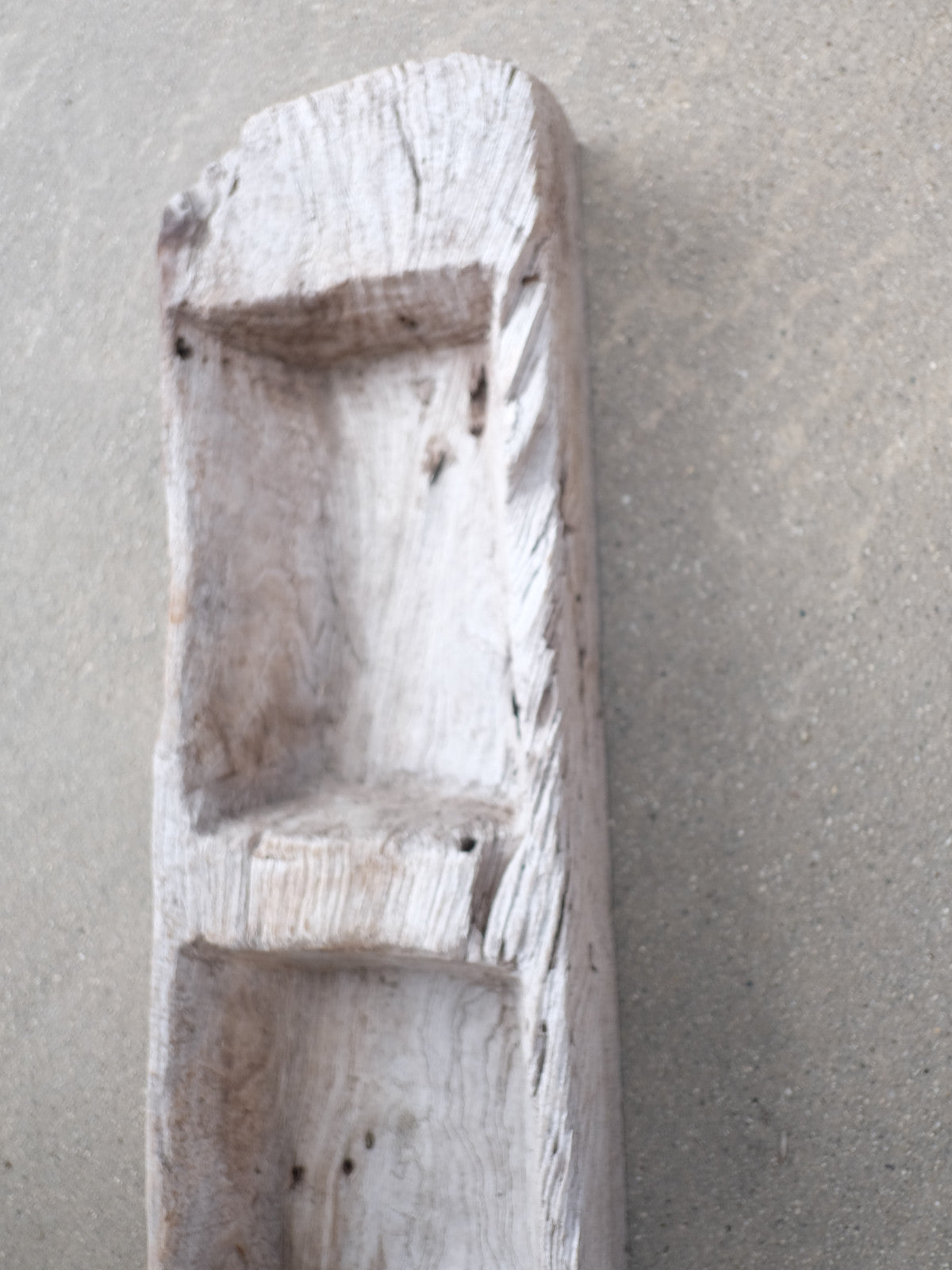 Wooden Manger 飼い葉桶
