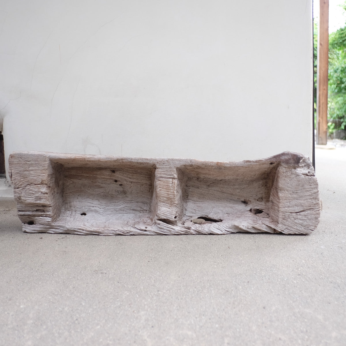 Wooden Manger 飼い葉桶