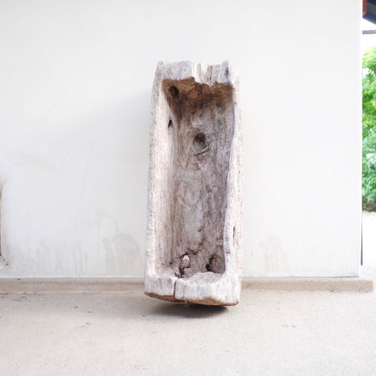 Wooden Manger　飼い葉桶