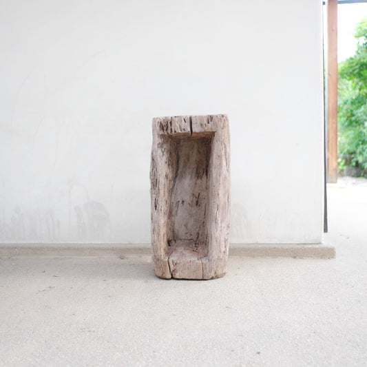 Wooden Manger　飼い葉桶